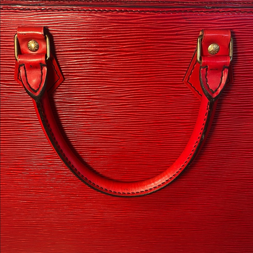Louis Vuitton Vintage Red Epi Leather Sac Plat GM - Picture 15 of 17